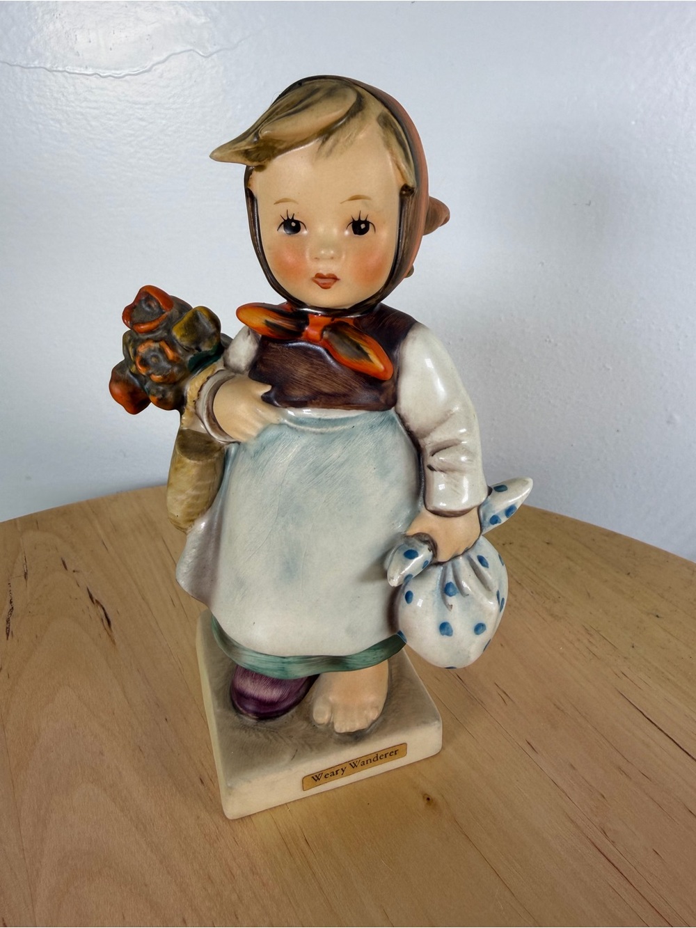 Vintage Goebel Hummel west Germany 204 TMK4 Weary Wonderer girl with flowers